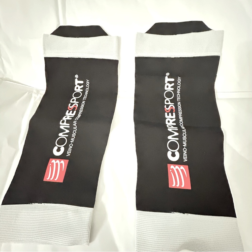 CompresSport Socks R2 Compressor Technology Calf Sleeves Support Protection - Picture 2 of 11